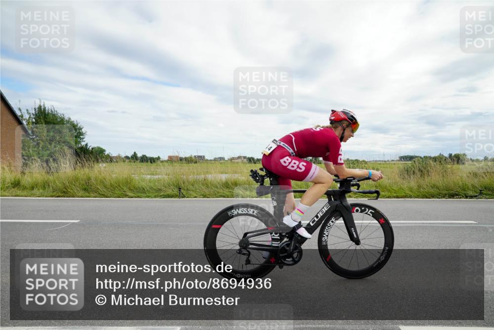 31.08.2025 - Elbe Triathlon Hamburg Michael Burmester http://msf.ph/oto/8694936 31.08.2025 16:02:42 Radfahren  meine-sportfotos.de