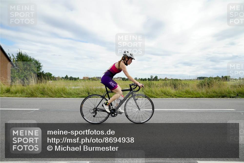 31.08.2025 - Elbe Triathlon Hamburg Michael Burmester http://msf.ph/oto/8694938 31.08.2025 16:02:54 Radfahren  meine-sportfotos.de