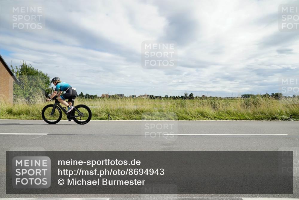 31.08.2025 - Elbe Triathlon Hamburg Michael Burmester http://msf.ph/oto/8694943 31.08.2025 16:04:00 Radfahren  meine-sportfotos.de