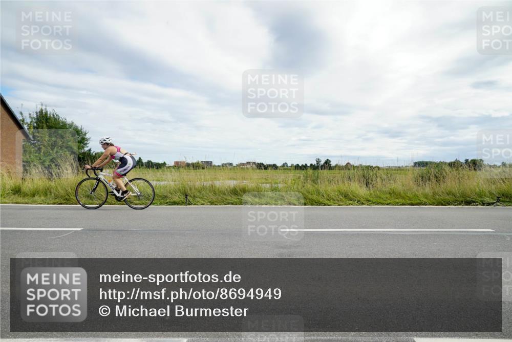 31.08.2025 - Elbe Triathlon Hamburg Michael Burmester http://msf.ph/oto/8694949 31.08.2025 16:04:47 Radfahren  meine-sportfotos.de