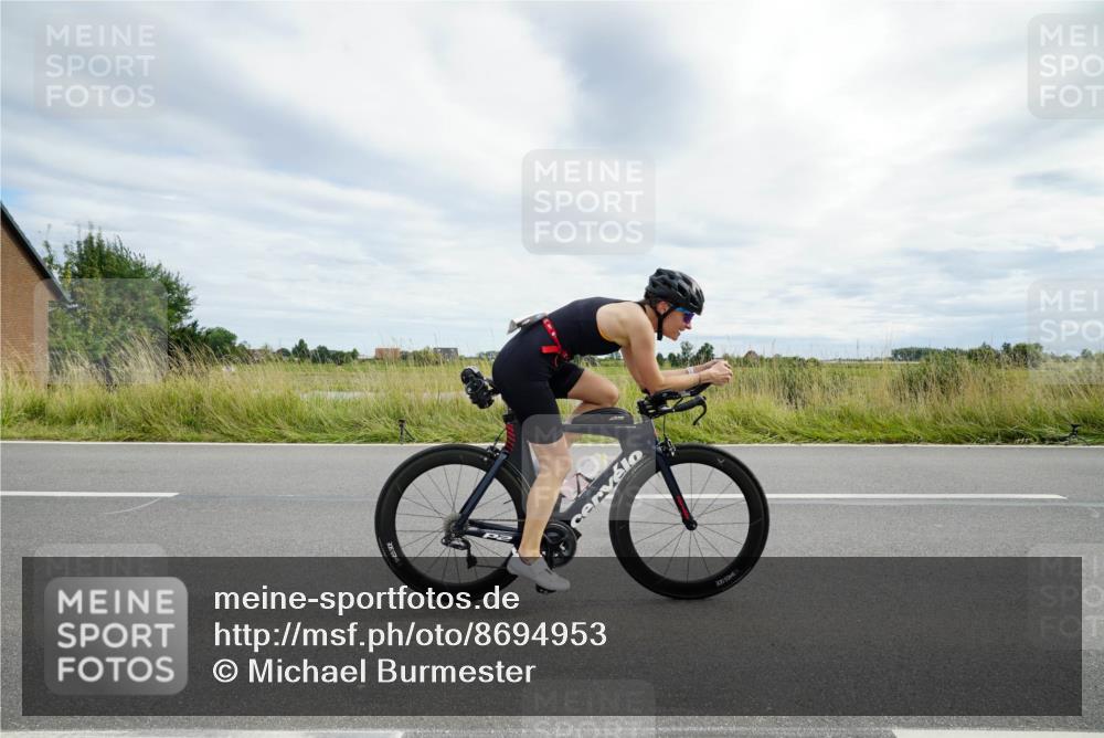 31.08.2025 - Elbe Triathlon Hamburg Michael Burmester http://msf.ph/oto/8694953 31.08.2025 16:05:08 Radfahren  meine-sportfotos.de