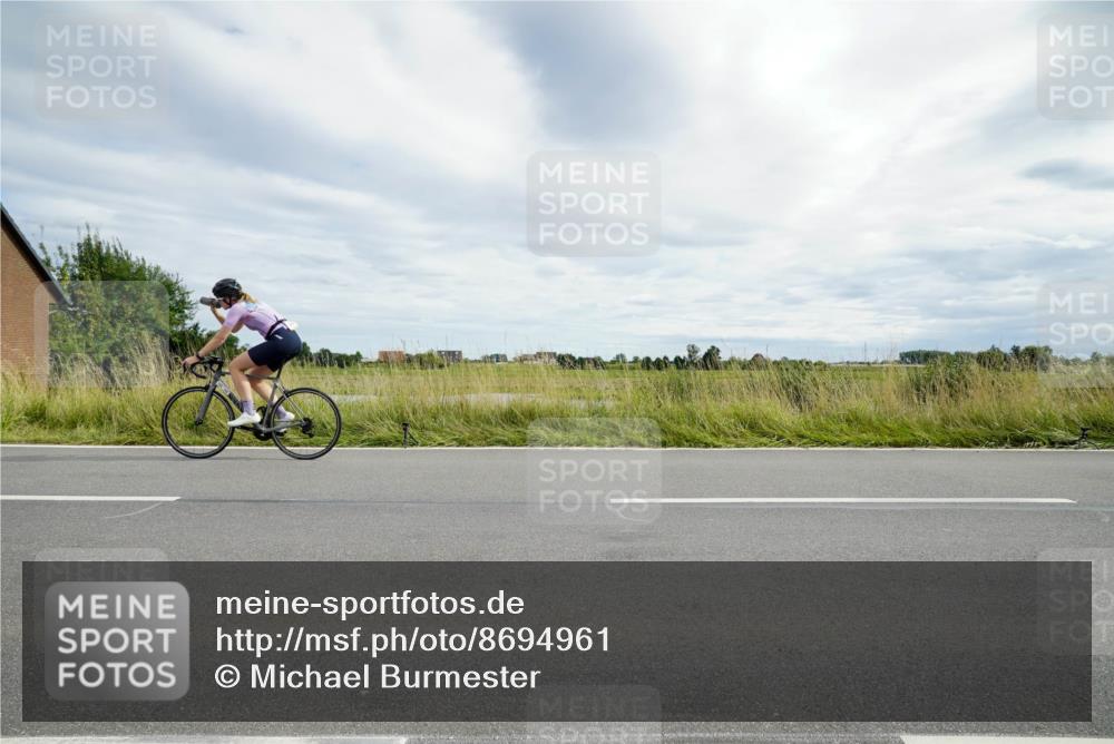 31.08.2025 - Elbe Triathlon Hamburg Michael Burmester http://msf.ph/oto/8694961 31.08.2025 16:06:19 Radfahren  meine-sportfotos.de