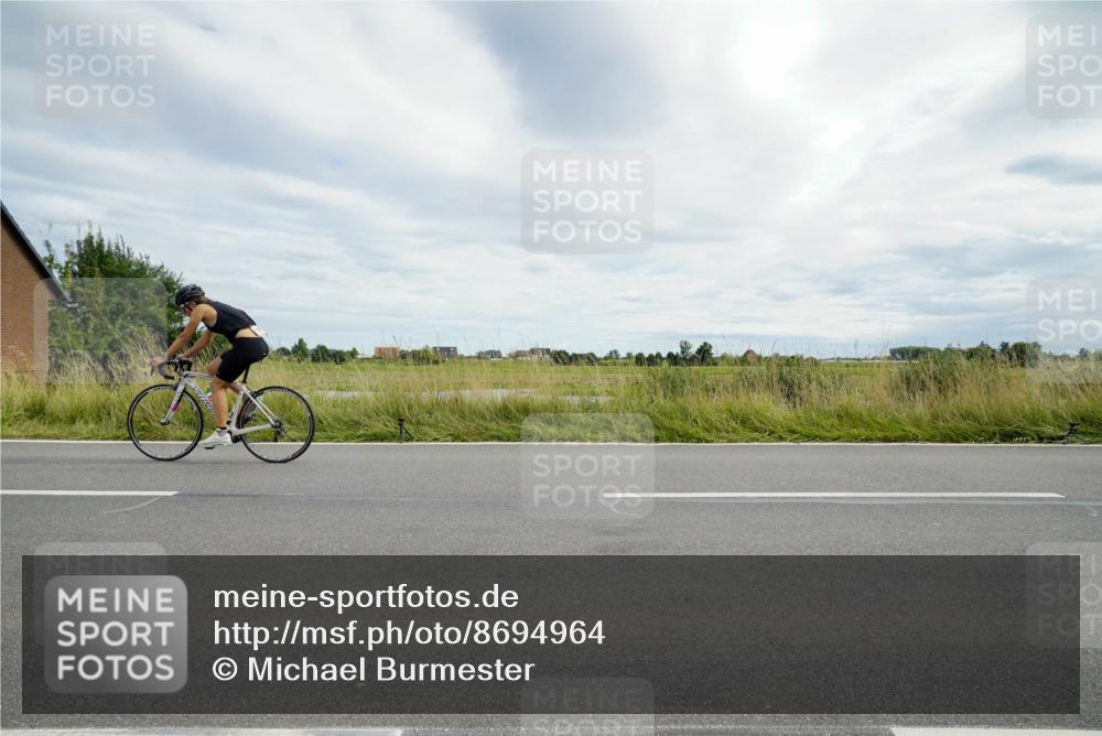 31.08.2025 - Elbe Triathlon Hamburg Michael Burmester http://msf.ph/oto/8694964 31.08.2025 16:06:44 Radfahren  meine-sportfotos.de