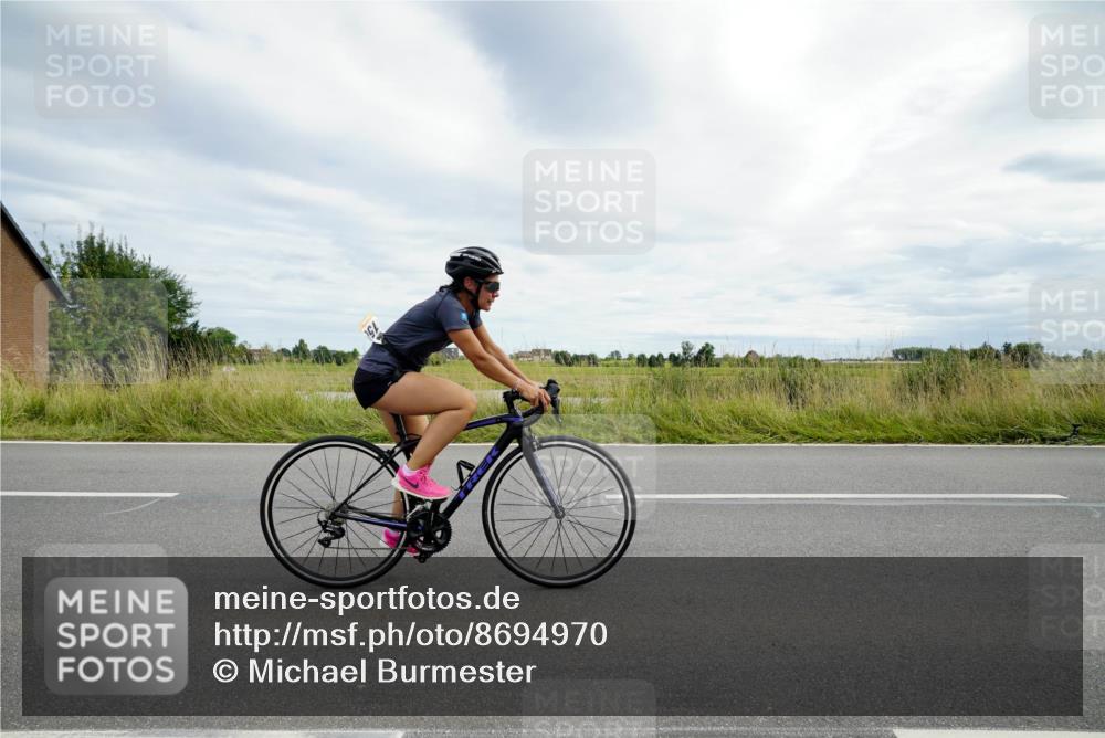 31.08.2025 - Elbe Triathlon Hamburg Michael Burmester http://msf.ph/oto/8694970 31.08.2025 16:07:02 Radfahren  meine-sportfotos.de