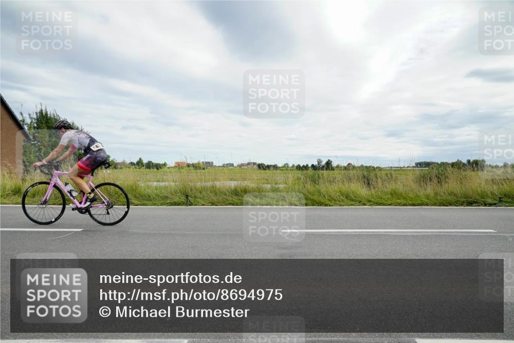 31.08.2025 - Elbe Triathlon Hamburg Michael Burmester http://msf.ph/oto/8694975 31.08.2025 16:07:39 Radfahren  meine-sportfotos.de