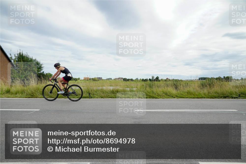 31.08.2025 - Elbe Triathlon Hamburg Michael Burmester http://msf.ph/oto/8694978 31.08.2025 16:07:47 Radfahren  meine-sportfotos.de