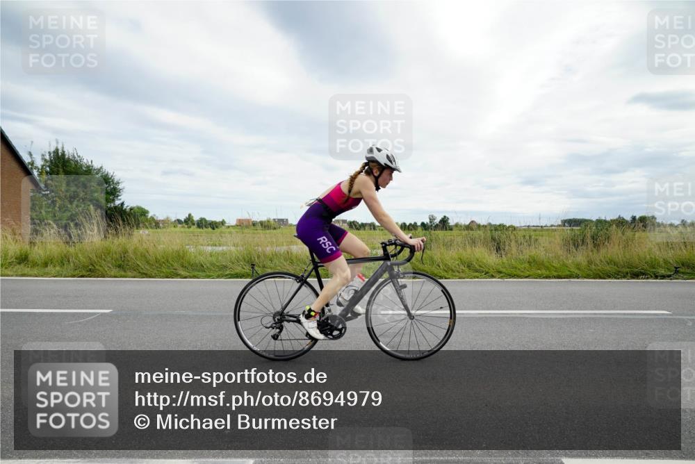 31.08.2025 - Elbe Triathlon Hamburg Michael Burmester http://msf.ph/oto/8694979 31.08.2025 16:07:50 Radfahren  meine-sportfotos.de