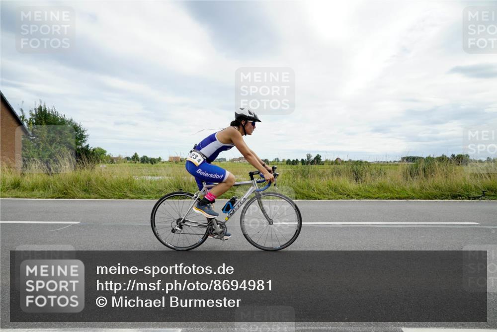31.08.2025 - Elbe Triathlon Hamburg Michael Burmester http://msf.ph/oto/8694981 31.08.2025 16:08:00 Radfahren  meine-sportfotos.de