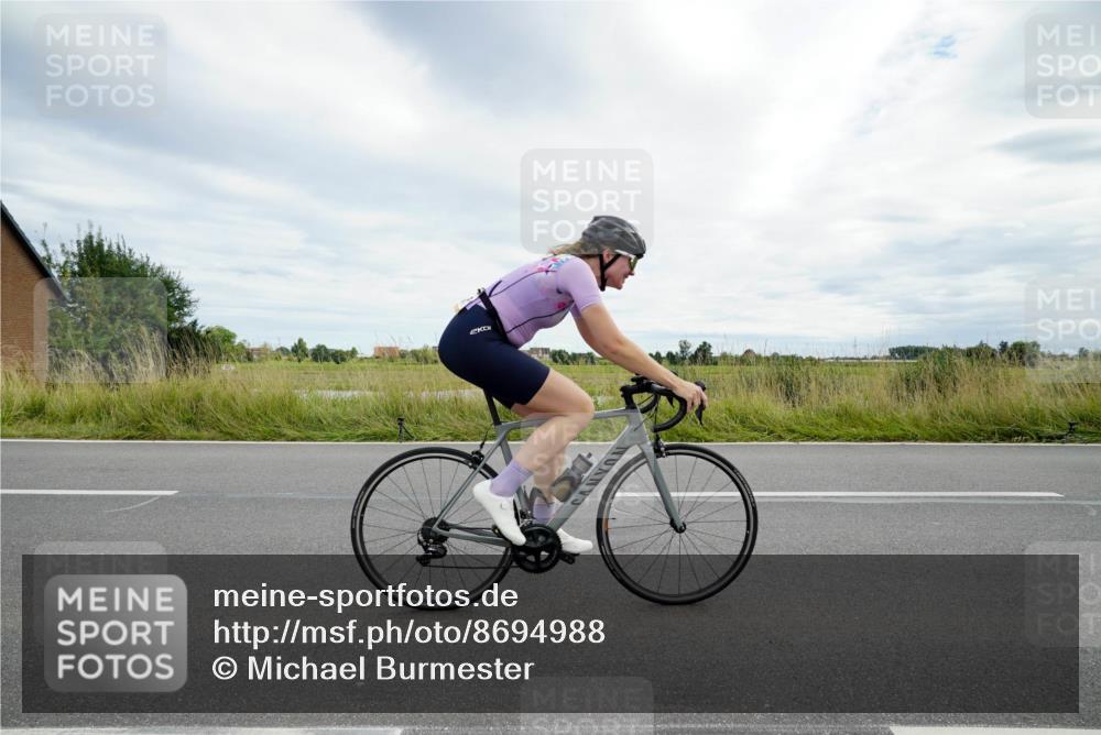 31.08.2025 - Elbe Triathlon Hamburg Michael Burmester http://msf.ph/oto/8694988 31.08.2025 16:08:57 Radfahren  meine-sportfotos.de