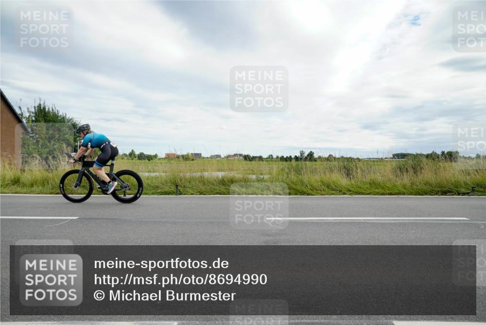 31.08.2025 - Elbe Triathlon Hamburg Michael Burmester http://msf.ph/oto/8694990 31.08.2025 16:09:03 Radfahren  meine-sportfotos.de