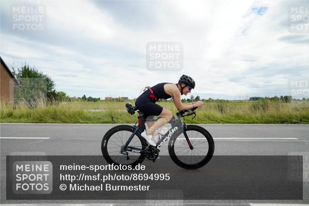 31.08.2025 - Elbe Triathlon Hamburg Michael Burmester http://msf.ph/oto/8694995 31.08.2025 16:09:34 Radfahren  meine-sportfotos.de