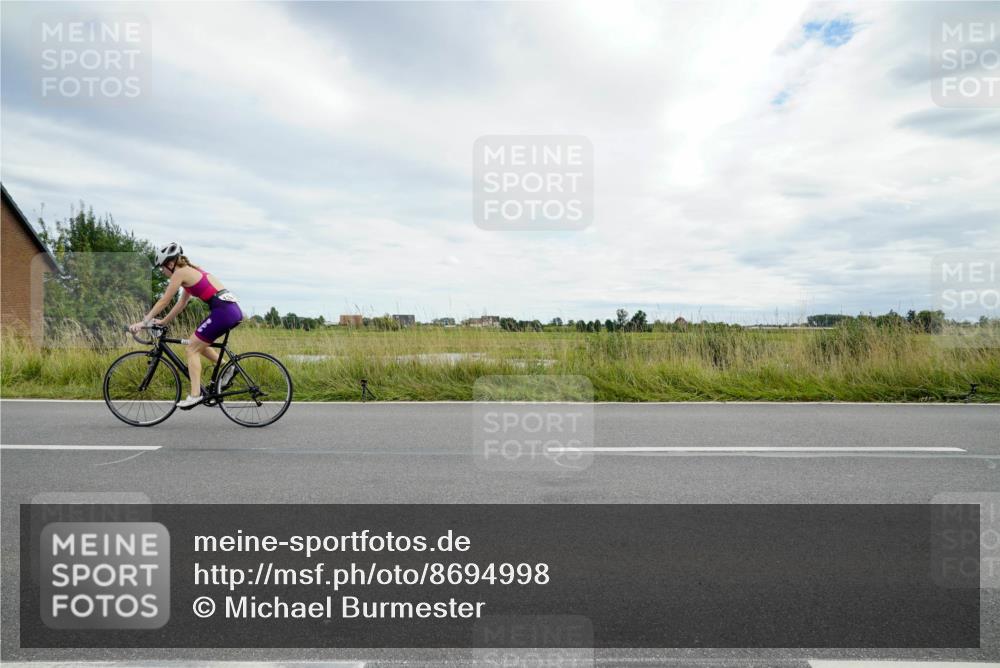 31.08.2025 - Elbe Triathlon Hamburg Michael Burmester http://msf.ph/oto/8694998 31.08.2025 16:09:57 Radfahren  meine-sportfotos.de