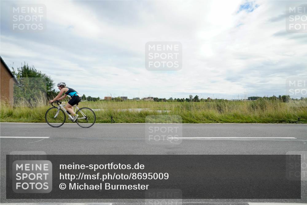 31.08.2025 - Elbe Triathlon Hamburg Michael Burmester http://msf.ph/oto/8695009 31.08.2025 16:10:52 Radfahren  meine-sportfotos.de