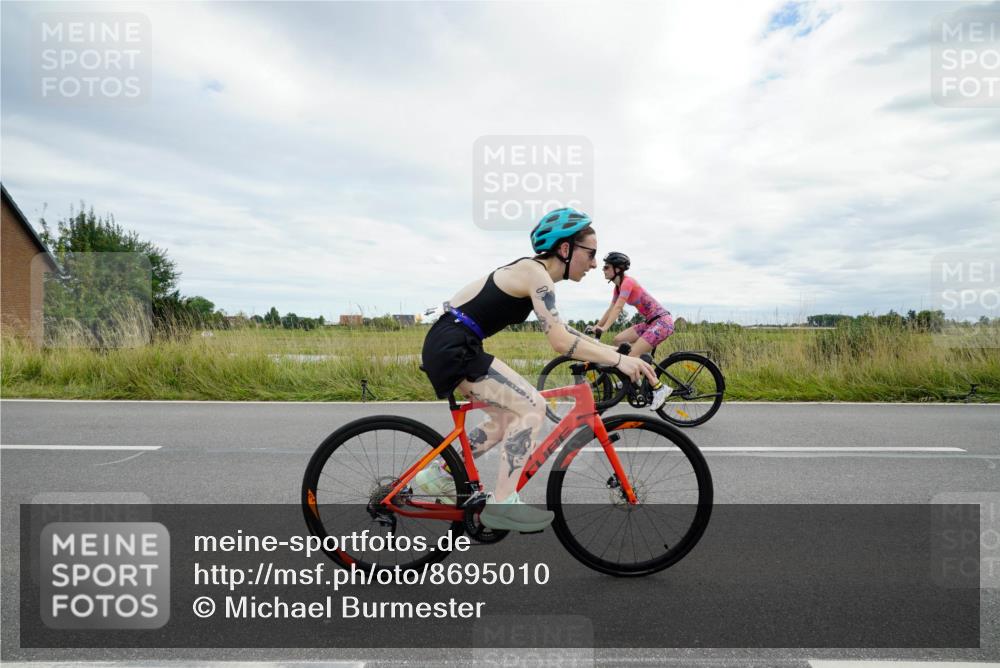 31.08.2025 - Elbe Triathlon Hamburg Michael Burmester http://msf.ph/oto/8695010 31.08.2025 16:11:20 Radfahren  meine-sportfotos.de