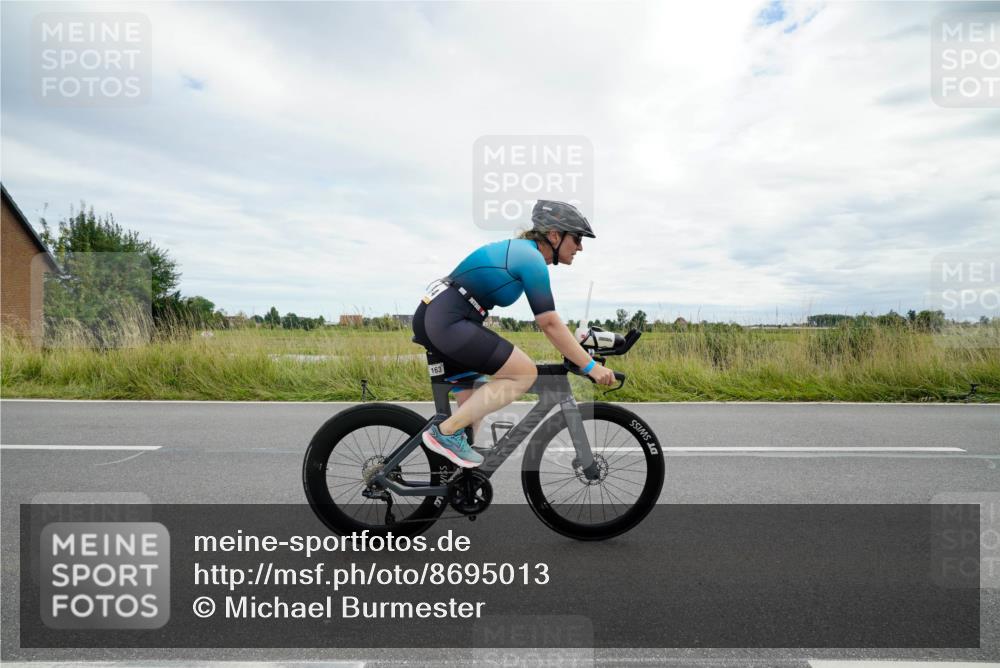 31.08.2025 - Elbe Triathlon Hamburg Michael Burmester http://msf.ph/oto/8695013 31.08.2025 16:11:50 Radfahren  meine-sportfotos.de