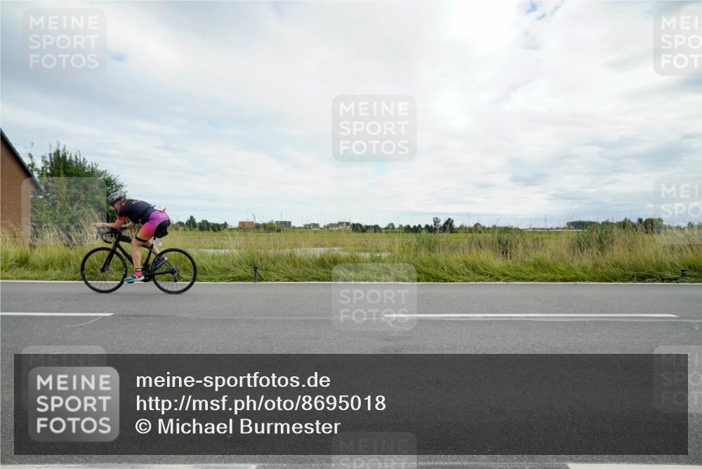 31.08.2025 - Elbe Triathlon Hamburg Michael Burmester http://msf.ph/oto/8695018 31.08.2025 16:12:33 Radfahren  meine-sportfotos.de