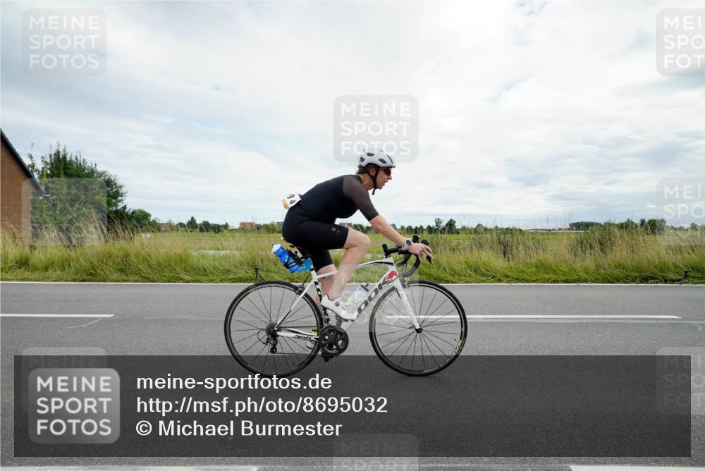 31.08.2025 - Elbe Triathlon Hamburg Michael Burmester http://msf.ph/oto/8695032 31.08.2025 16:13:20 Radfahren  meine-sportfotos.de