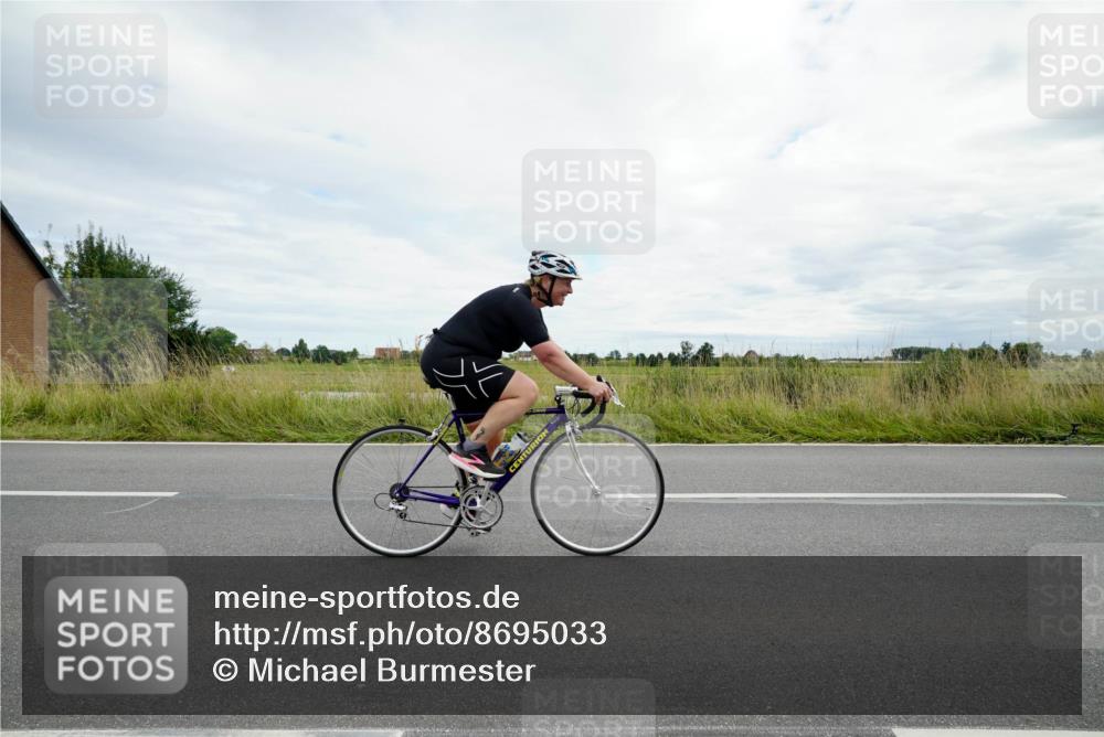 31.08.2025 - Elbe Triathlon Hamburg Michael Burmester http://msf.ph/oto/8695033 31.08.2025 16:13:25 Radfahren  meine-sportfotos.de