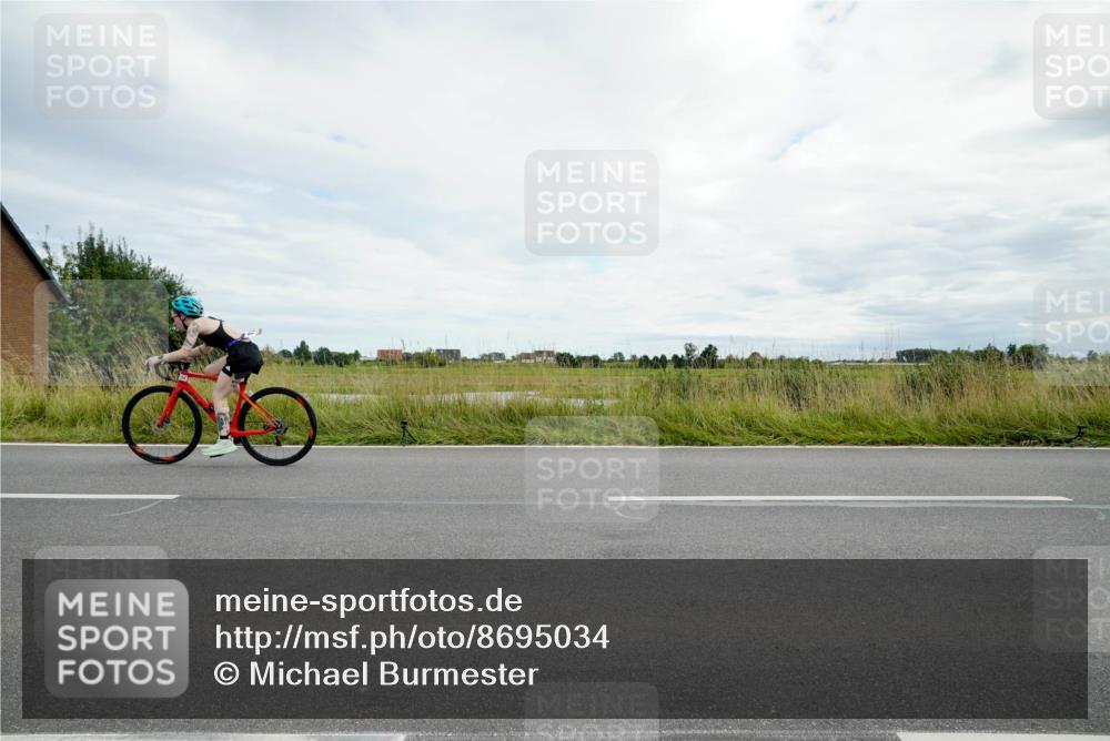 31.08.2025 - Elbe Triathlon Hamburg Michael Burmester http://msf.ph/oto/8695034 31.08.2025 16:13:27 Radfahren  meine-sportfotos.de