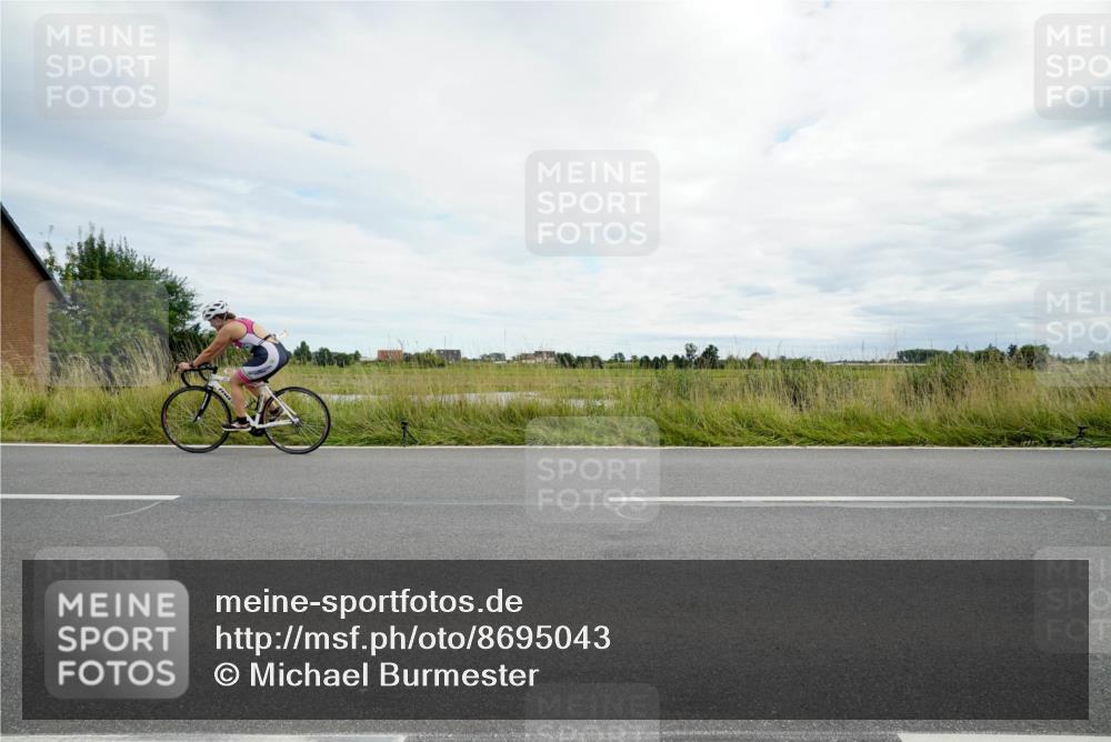 31.08.2025 - Elbe Triathlon Hamburg Michael Burmester http://msf.ph/oto/8695043 31.08.2025 16:14:10 Radfahren  meine-sportfotos.de