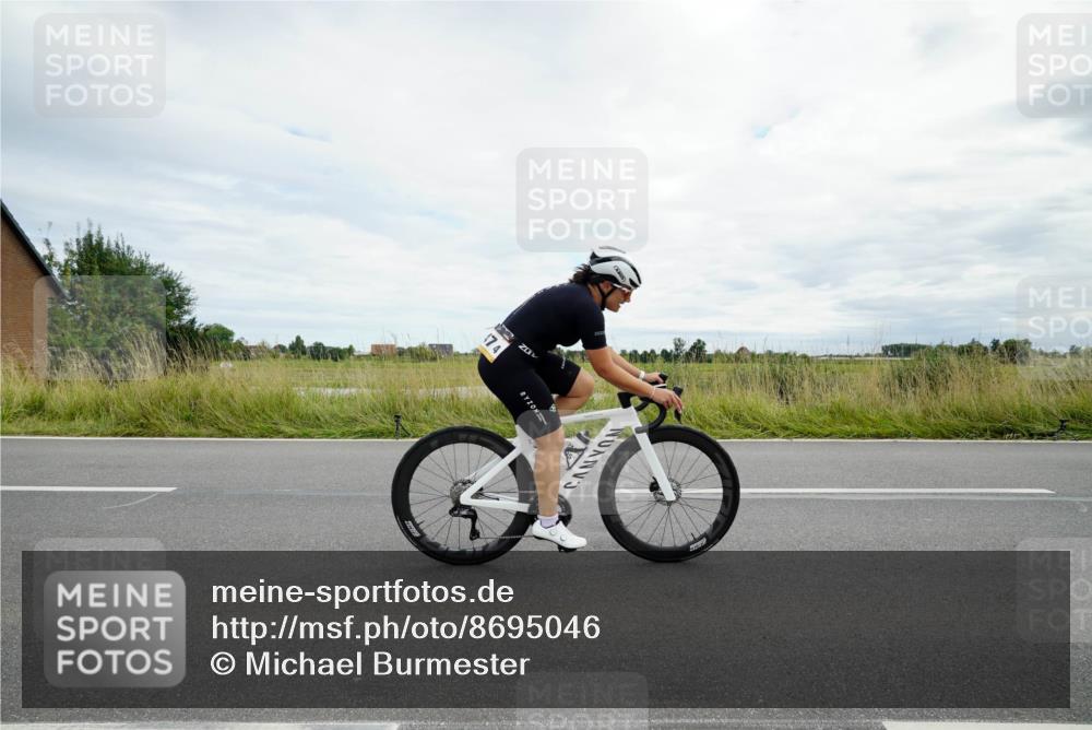 31.08.2025 - Elbe Triathlon Hamburg Michael Burmester http://msf.ph/oto/8695046 31.08.2025 16:14:41 Radfahren  meine-sportfotos.de