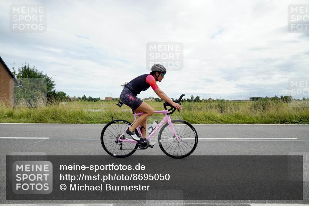 31.08.2025 - Elbe Triathlon Hamburg Michael Burmester http://msf.ph/oto/8695050 31.08.2025 16:15:13 Radfahren  meine-sportfotos.de