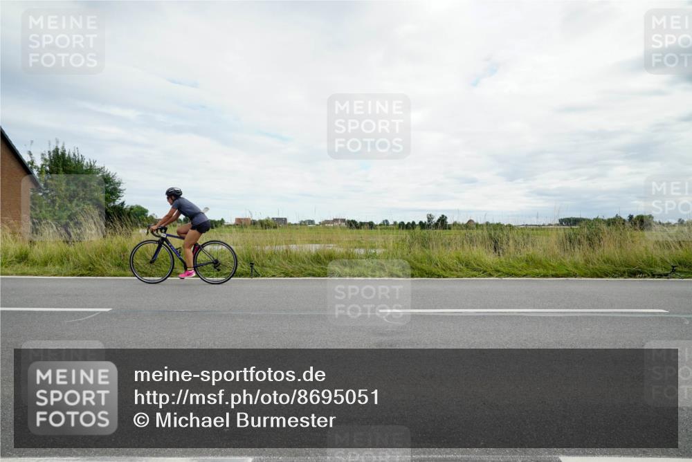 31.08.2025 - Elbe Triathlon Hamburg Michael Burmester http://msf.ph/oto/8695051 31.08.2025 16:15:20 Radfahren  meine-sportfotos.de