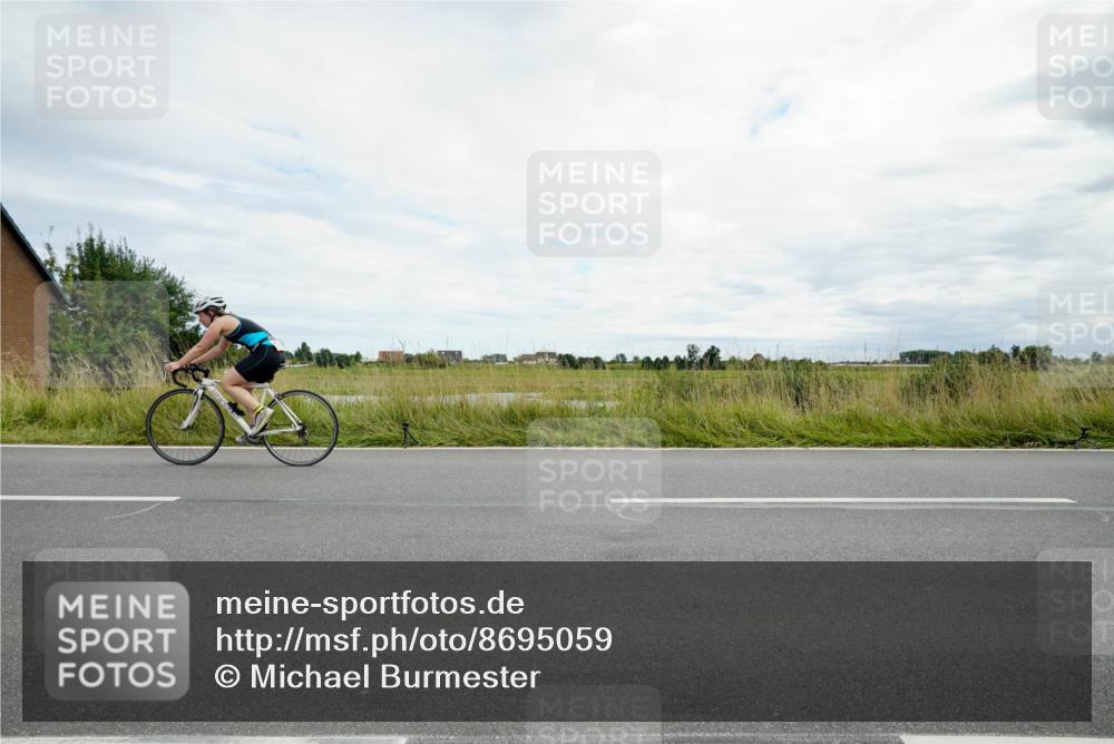 31.08.2025 - Elbe Triathlon Hamburg Michael Burmester http://msf.ph/oto/8695059 31.08.2025 16:15:58 Radfahren  meine-sportfotos.de
