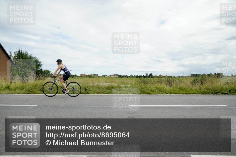 31.08.2025 - Elbe Triathlon Hamburg Michael Burmester http://msf.ph/oto/8695064 31.08.2025 16:16:33 Radfahren  meine-sportfotos.de