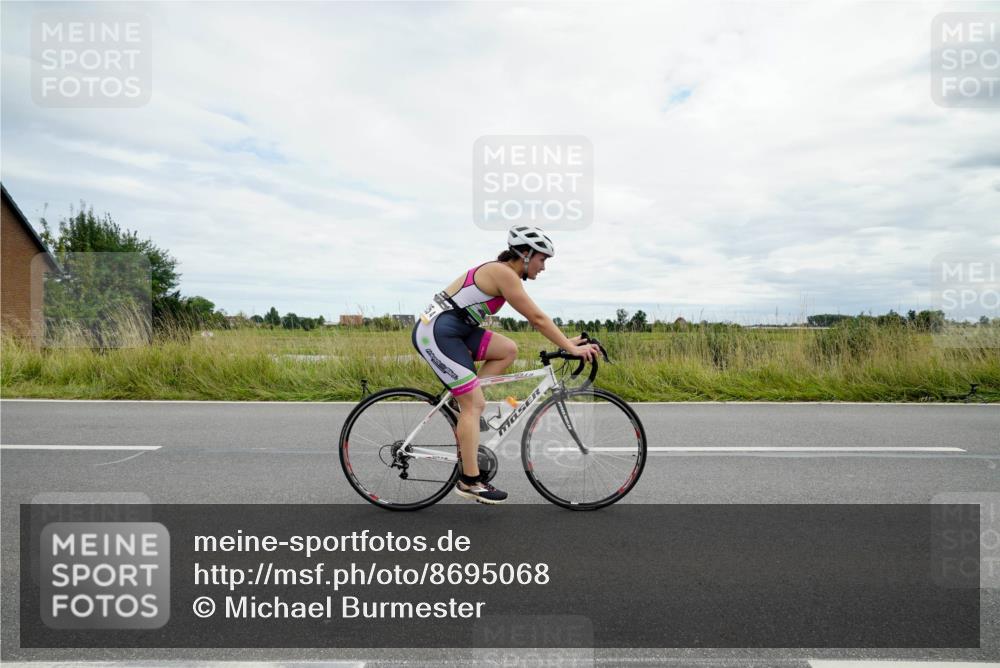 31.08.2025 - Elbe Triathlon Hamburg Michael Burmester http://msf.ph/oto/8695068 31.08.2025 16:16:51 Radfahren  meine-sportfotos.de