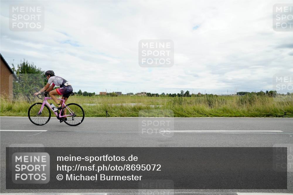 31.08.2025 - Elbe Triathlon Hamburg Michael Burmester http://msf.ph/oto/8695072 31.08.2025 16:17:25 Radfahren  meine-sportfotos.de