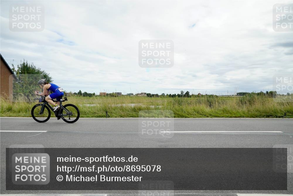 31.08.2025 - Elbe Triathlon Hamburg Michael Burmester http://msf.ph/oto/8695078 31.08.2025 16:18:15 Radfahren  meine-sportfotos.de