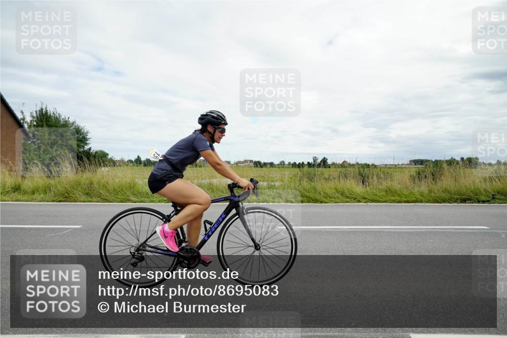 31.08.2025 - Elbe Triathlon Hamburg Michael Burmester http://msf.ph/oto/8695083 31.08.2025 16:18:42 Radfahren  meine-sportfotos.de
