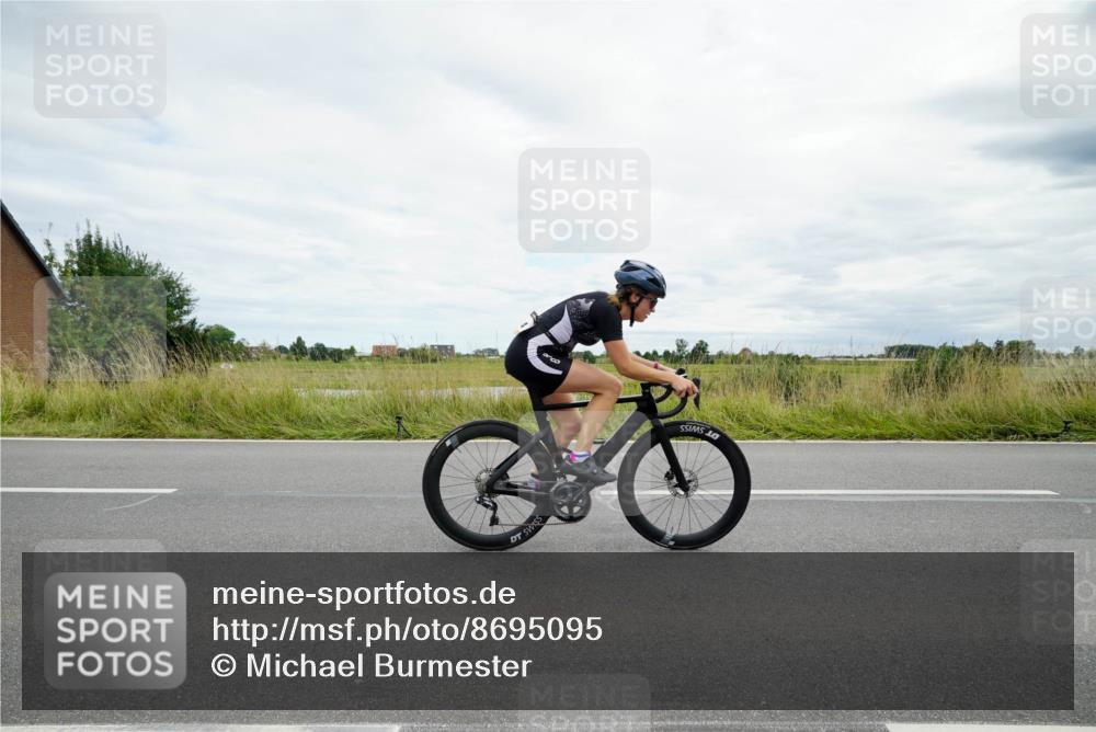 31.08.2025 - Elbe Triathlon Hamburg Michael Burmester http://msf.ph/oto/8695095 31.08.2025 16:20:31 Radfahren  meine-sportfotos.de