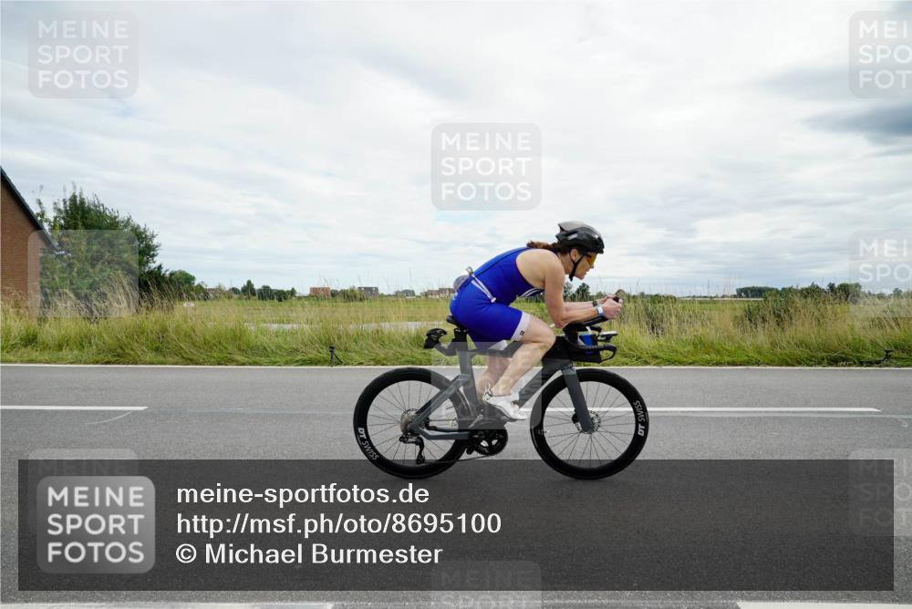 31.08.2025 - Elbe Triathlon Hamburg Michael Burmester http://msf.ph/oto/8695100 31.08.2025 16:20:46 Radfahren  meine-sportfotos.de