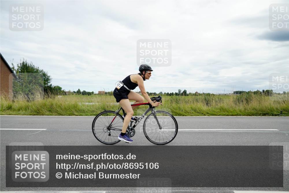 31.08.2025 - Elbe Triathlon Hamburg Michael Burmester http://msf.ph/oto/8695106 31.08.2025 16:21:54 Radfahren  meine-sportfotos.de