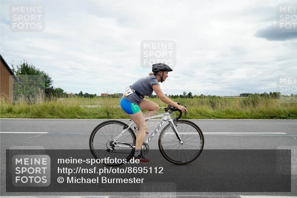 31.08.2025 - Elbe Triathlon Hamburg Michael Burmester http://msf.ph/oto/8695112 31.08.2025 16:23:22 Radfahren  meine-sportfotos.de