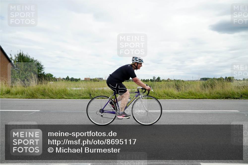 31.08.2025 - Elbe Triathlon Hamburg Michael Burmester http://msf.ph/oto/8695117 31.08.2025 16:23:51 Radfahren  meine-sportfotos.de