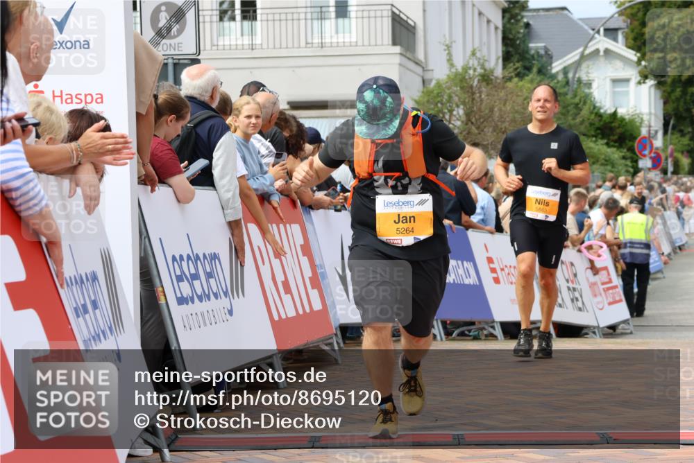 31.08.2025 - 21. Blankeneser Heldenlauf Strokosch-Dieckow http://msf.ph/oto/8695120 31.08.2025 12:34:16 Ziel 5264, 5563 meine-sportfotos.de