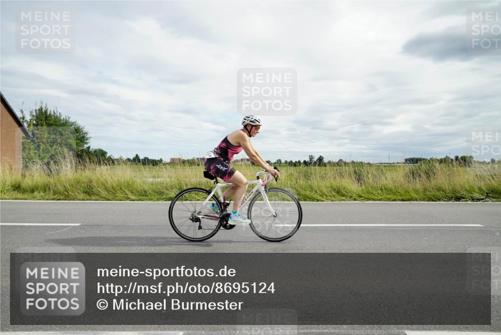 31.08.2025 - Elbe Triathlon Hamburg Michael Burmester http://msf.ph/oto/8695124 31.08.2025 16:25:18 Radfahren  meine-sportfotos.de