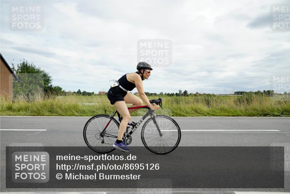 31.08.2025 - Elbe Triathlon Hamburg Michael Burmester http://msf.ph/oto/8695126 31.08.2025 16:27:00 Radfahren  meine-sportfotos.de