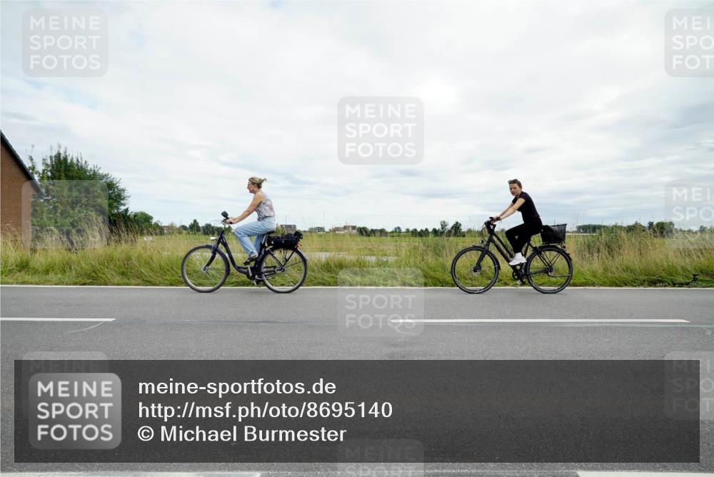 31.08.2025 - Elbe Triathlon Hamburg Michael Burmester http://msf.ph/oto/8695140 31.08.2025 16:31:49 Radfahren  meine-sportfotos.de