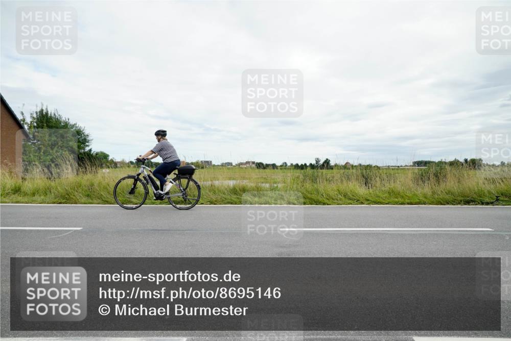 31.08.2025 - Elbe Triathlon Hamburg Michael Burmester http://msf.ph/oto/8695146 31.08.2025 16:32:47 Radfahren  meine-sportfotos.de