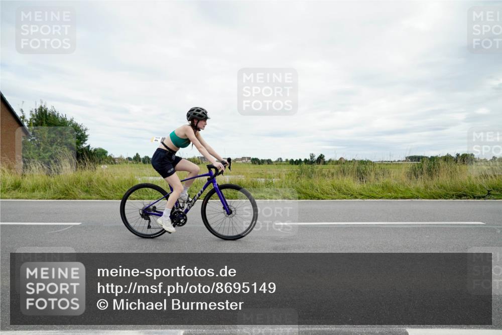 31.08.2025 - Elbe Triathlon Hamburg Michael Burmester http://msf.ph/oto/8695149 31.08.2025 16:37:11 Radfahren  meine-sportfotos.de