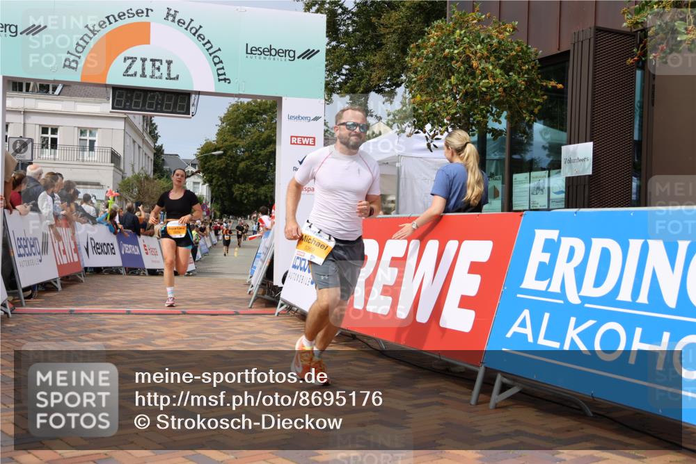 31.08.2025 - 21. Blankeneser Heldenlauf Strokosch-Dieckow http://msf.ph/oto/8695176 31.08.2025 12:34:03 Ziel 5369, 5479 meine-sportfotos.de