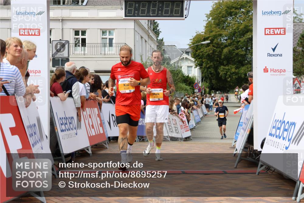 31.08.2025 - 21. Blankeneser Heldenlauf Strokosch-Dieckow http://msf.ph/oto/8695257 31.08.2025 12:33:29 Ziel 5720, 5721 meine-sportfotos.de