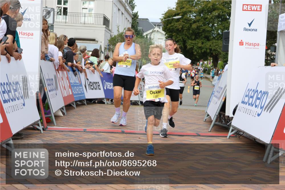 31.08.2025 - 21. Blankeneser Heldenlauf Strokosch-Dieckow http://msf.ph/oto/8695268 31.08.2025 10:25:10 Ziel 2641, 2357, 2183, 2717, 2285, 2286, 2331, 2053, 2359, 2661 meine-sportfotos.de