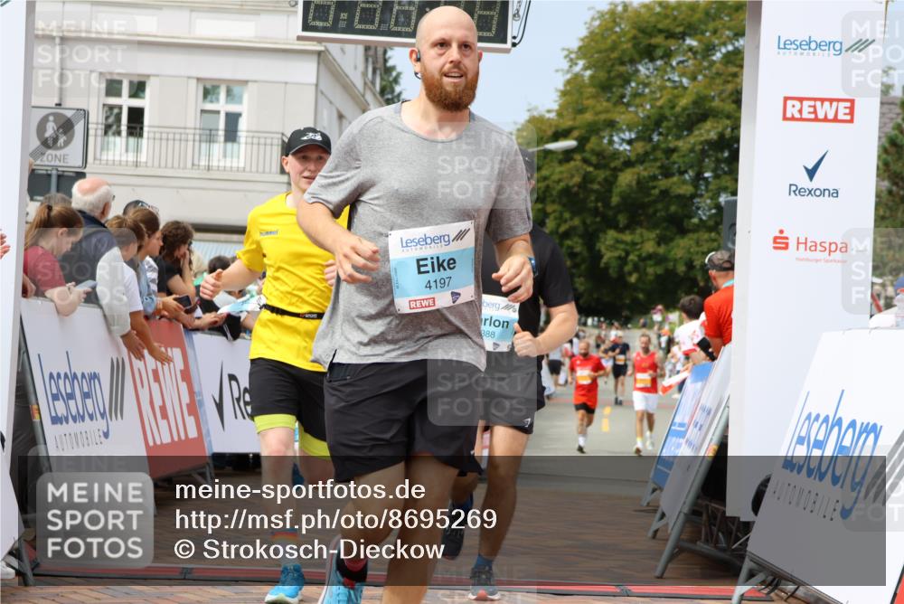 31.08.2025 - 21. Blankeneser Heldenlauf Strokosch-Dieckow http://msf.ph/oto/8695269 31.08.2025 12:33:20 Ziel 4388, 4387, 4197 meine-sportfotos.de