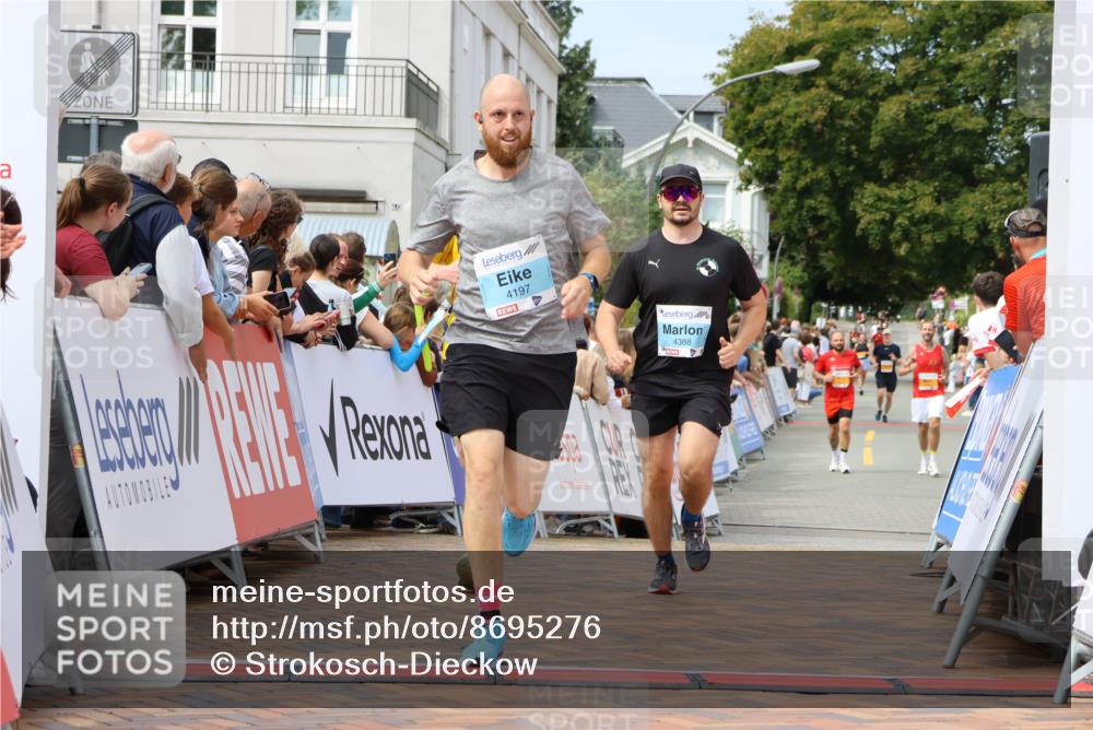 31.08.2025 - 21. Blankeneser Heldenlauf Strokosch-Dieckow http://msf.ph/oto/8695276 31.08.2025 12:33:19 Ziel 4388, 4387, 4197 meine-sportfotos.de