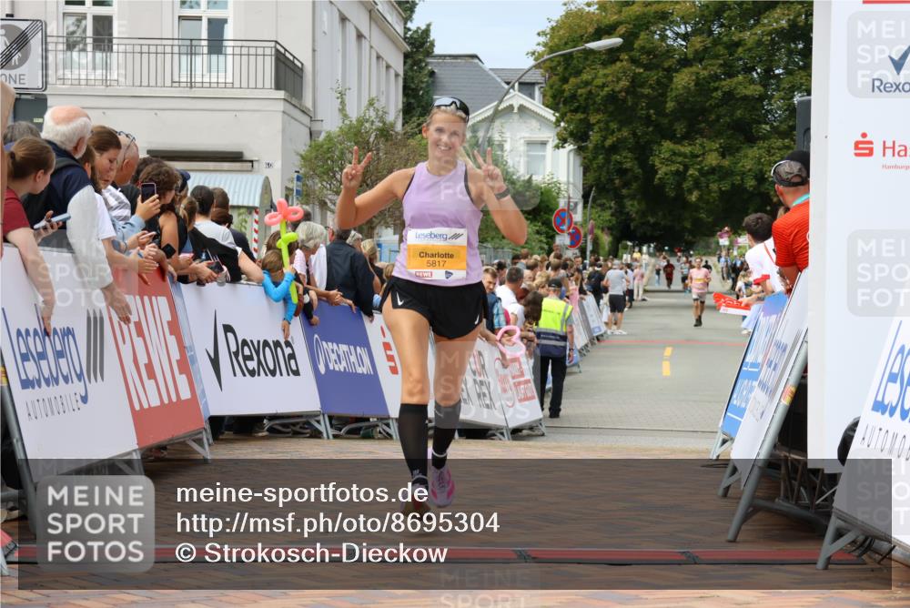 31.08.2025 - 21. Blankeneser Heldenlauf Strokosch-Dieckow http://msf.ph/oto/8695304 31.08.2025 12:32:49 Ziel 5620, 5817 meine-sportfotos.de